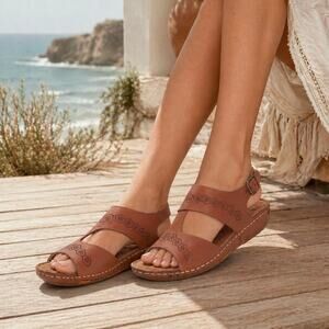 Easy Street Sloane Tan Leather Comfort Sandals 5.5M NIB